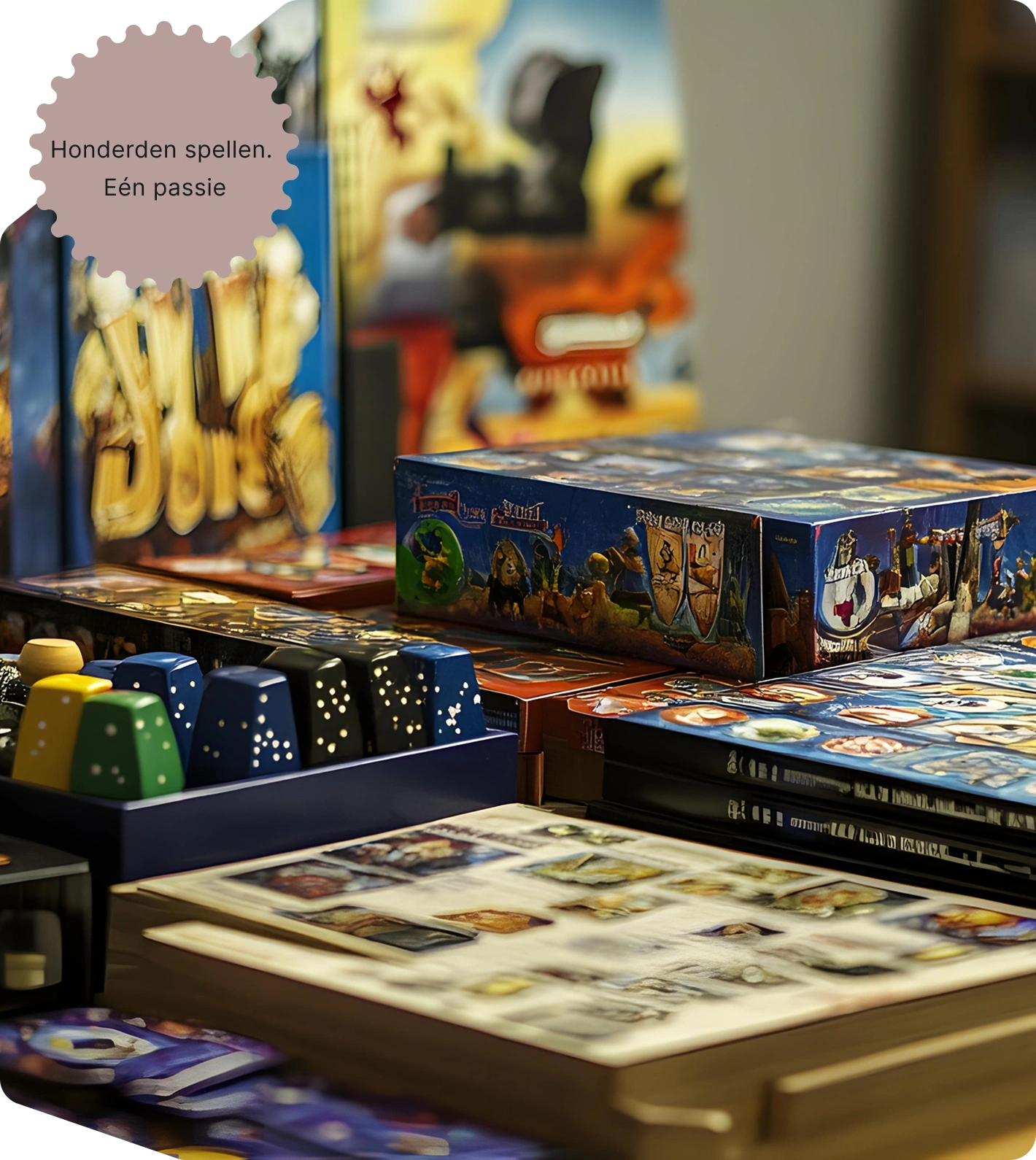 Een set bordspellen op de plank.